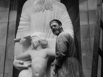 Eric Gill Statue
